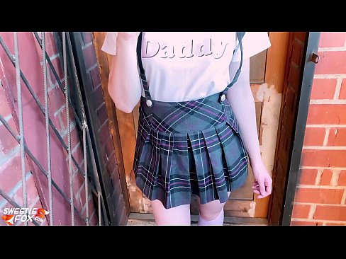 ❤️ ʻO ke kaikamahine kula e ʻū hohonu i kāna dick a hoʻopaʻa ʻia ma mua o nā papa. Sex video ma haw.pornofilmtv.ru ❌❤